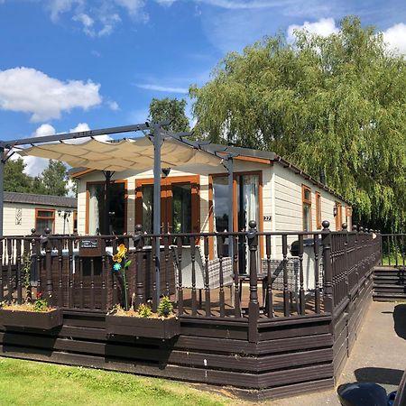 Bumblebee Lodge Tydd St. Giles Esterno foto