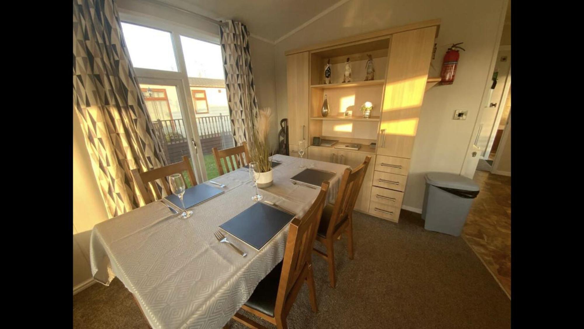 Bumblebee Lodge Tydd St. Giles Esterno foto
