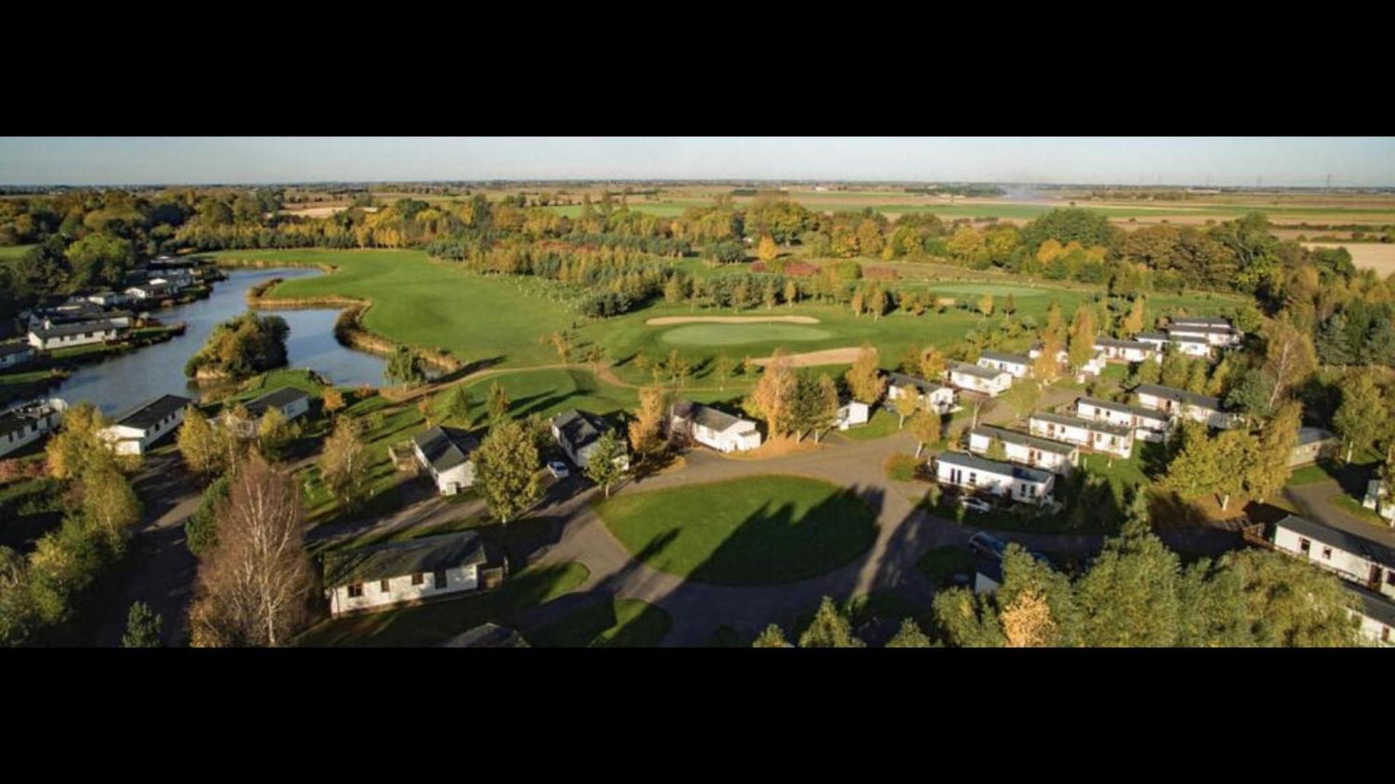 Bumblebee Lodge Tydd St. Giles Esterno foto