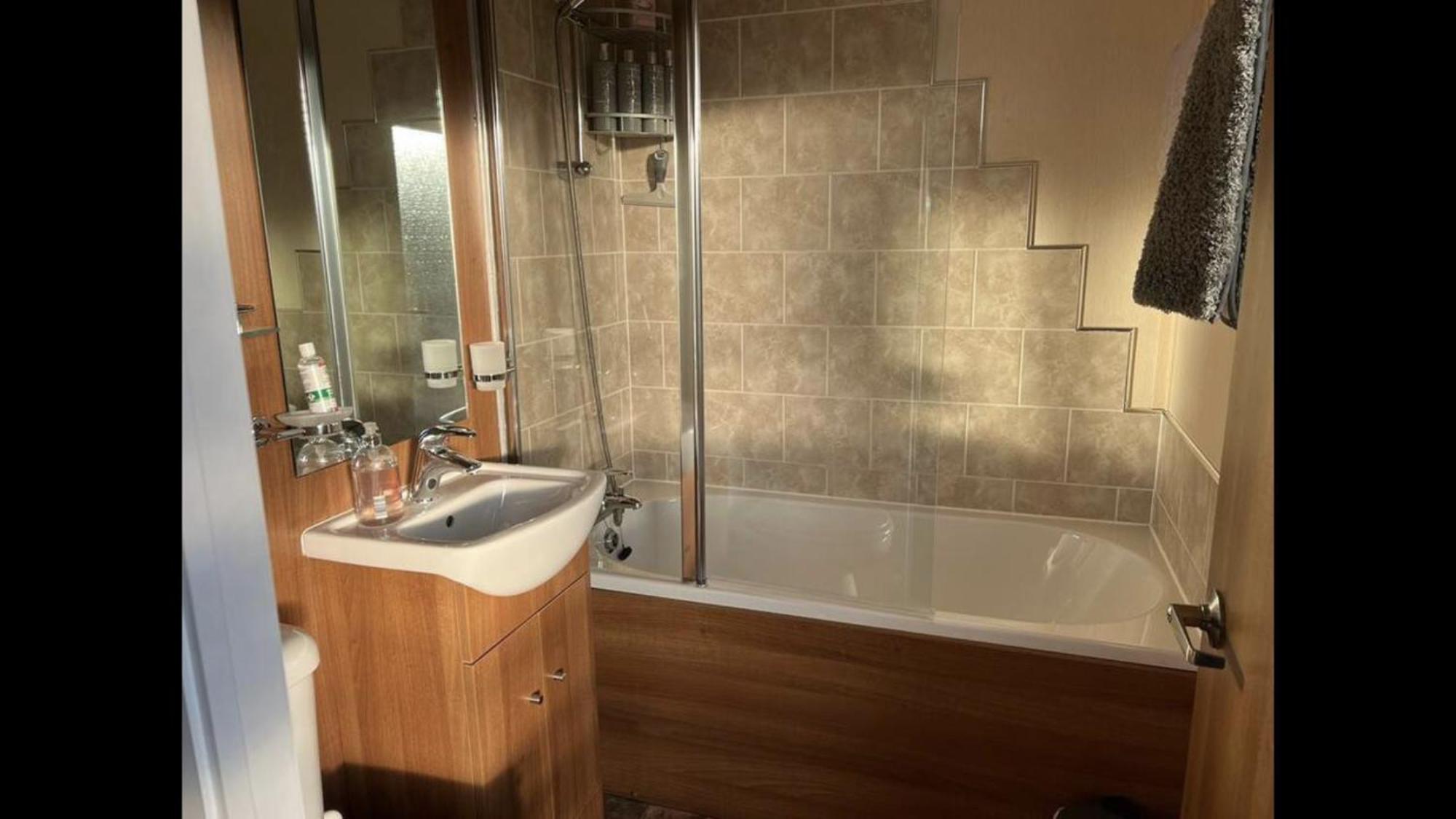 Bumblebee Lodge Tydd St. Giles Esterno foto