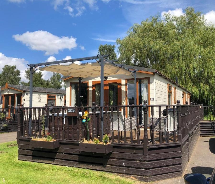 Bumblebee Lodge Tydd St. Giles Esterno foto